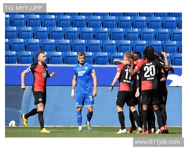 奥格斯堡主场力克柏林赫塔，将对手继续推向泥潭